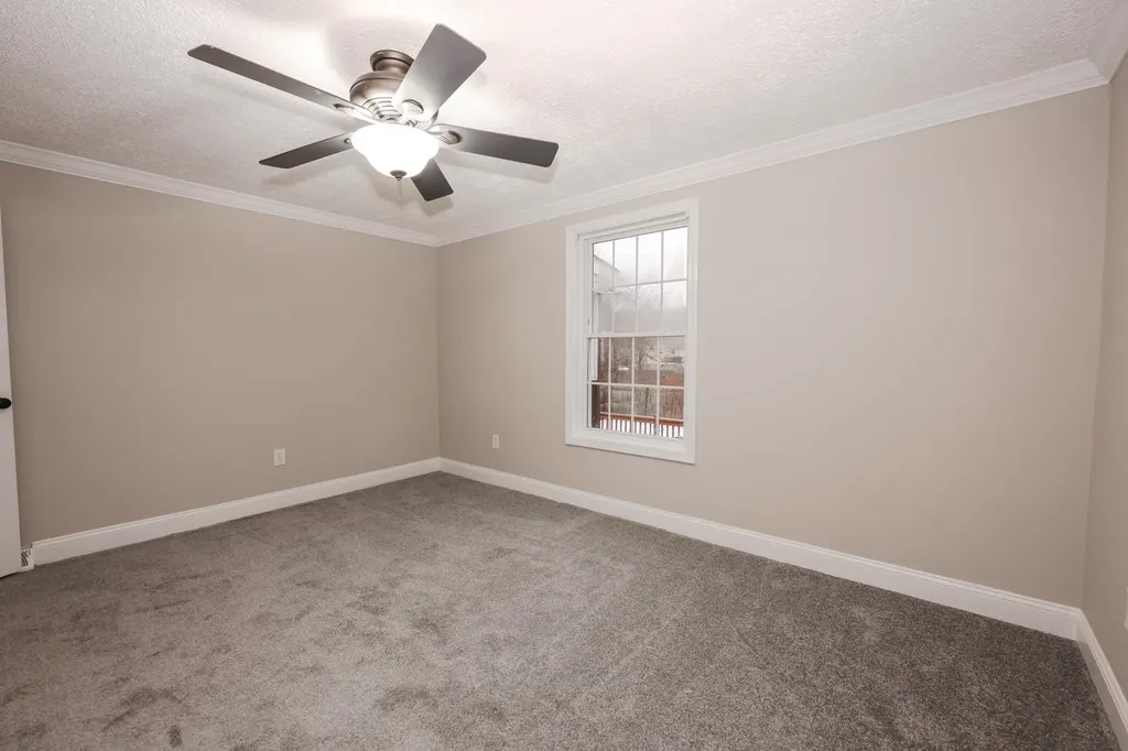 92 Roseanne Lane Manchester NH 03103