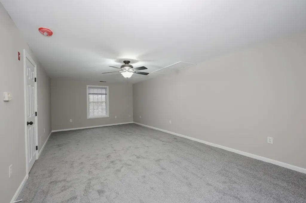 92 Roseanne Lane Manchester NH 03103