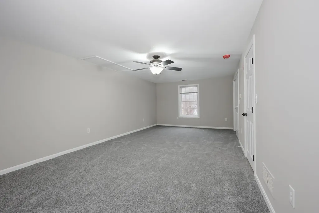92 Roseanne Lane Manchester NH 03103