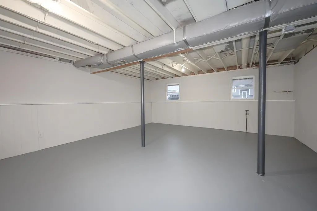 92 Roseanne Lane Manchester NH 03103