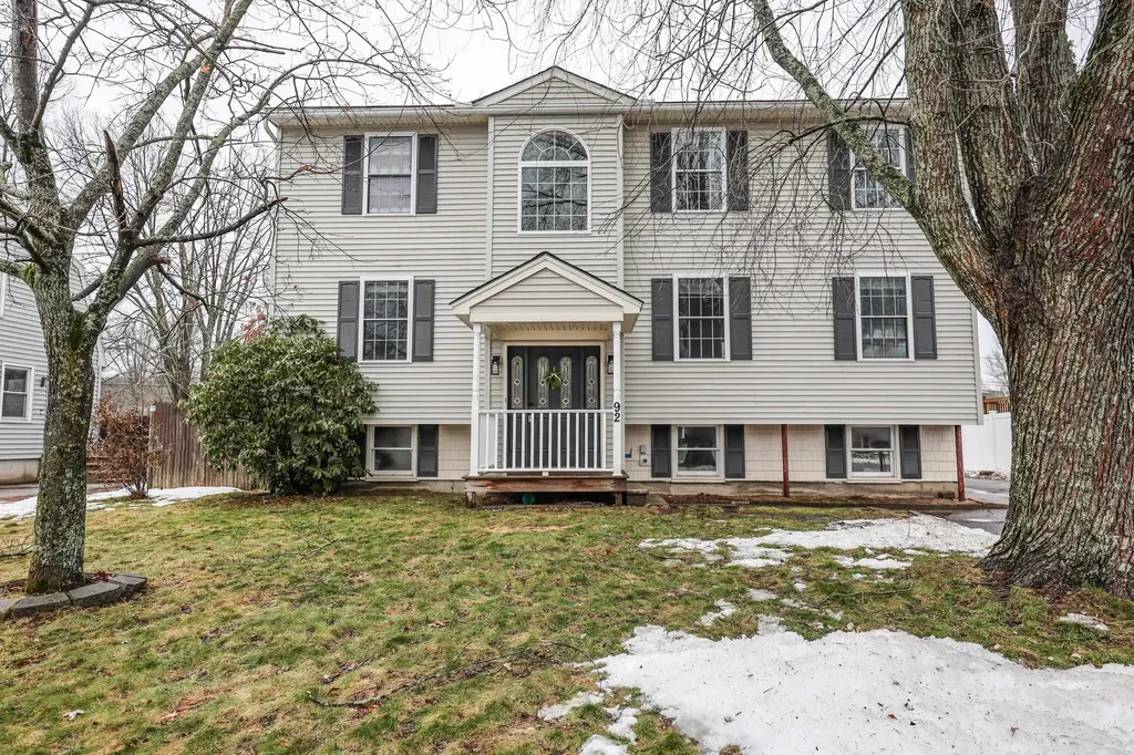 92 Roseanne Lane Manchester NH 03103