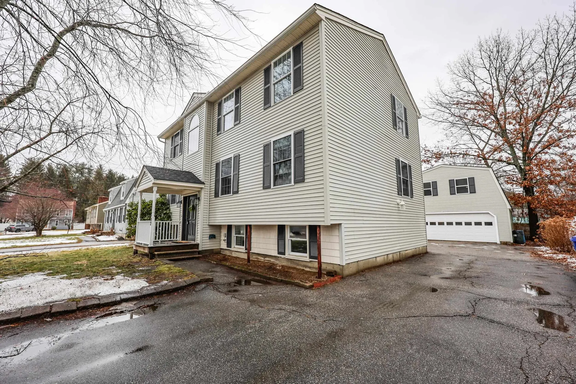 92 Roseanne Lane Manchester NH 03103