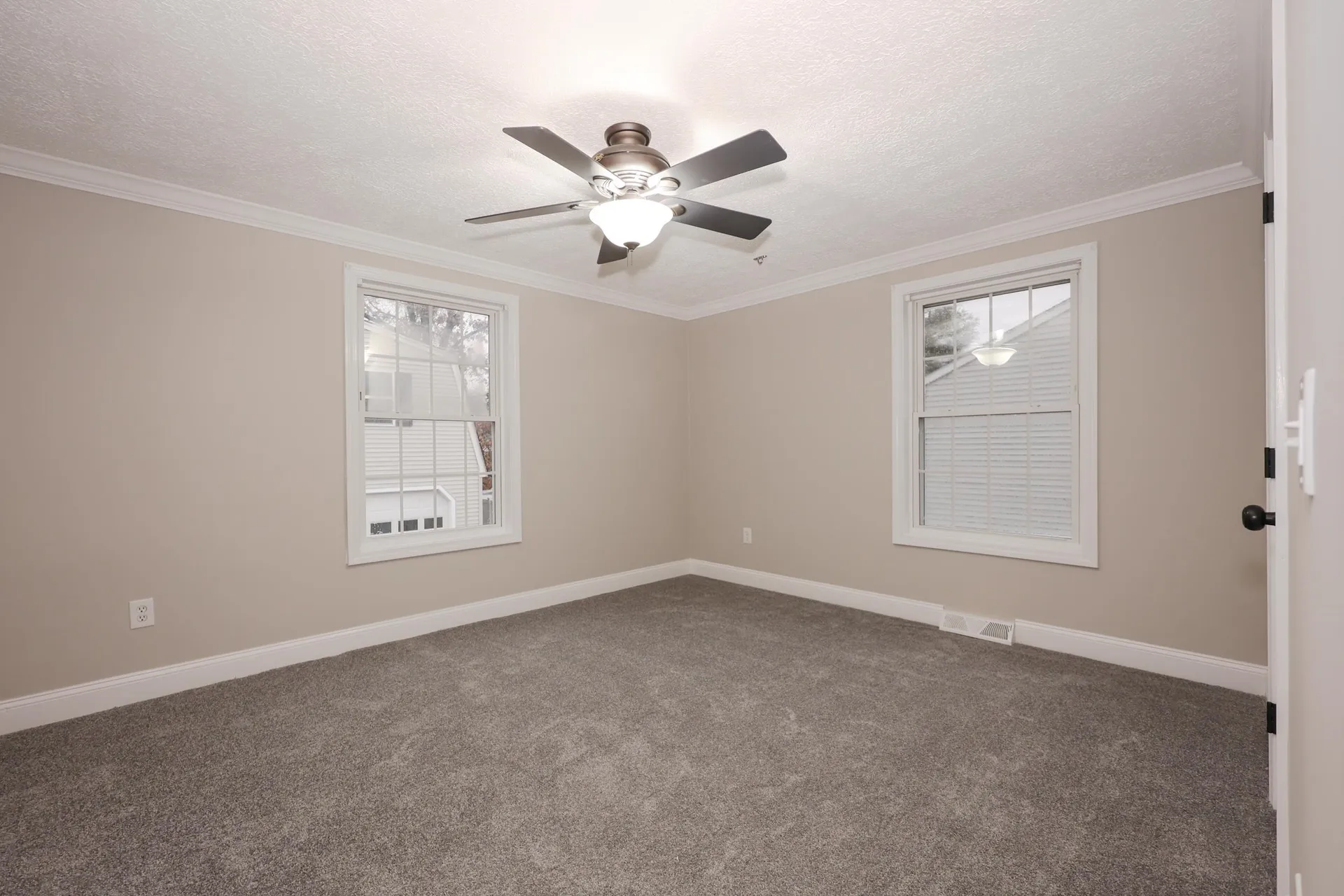 92 Roseanne Lane Manchester NH 03103