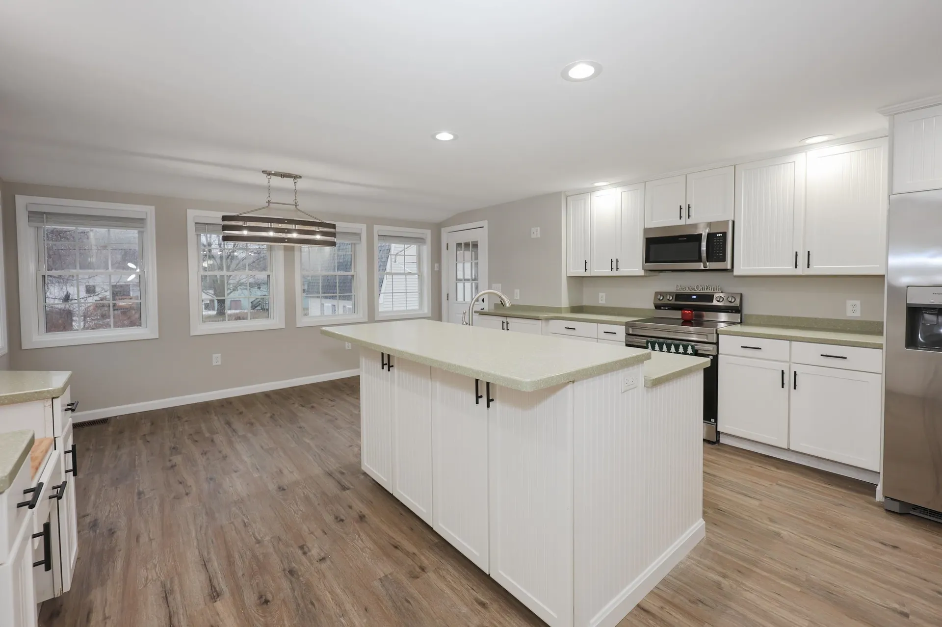 92 Roseanne Lane Manchester NH 03103