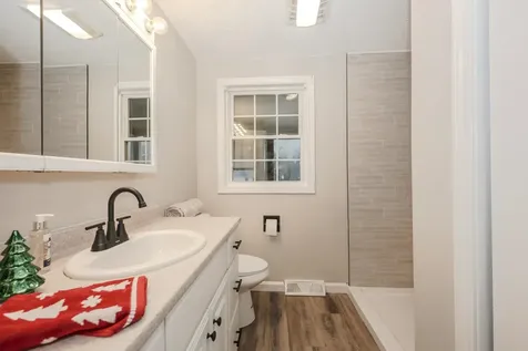 92 Roseanne Lane Manchester NH 03103