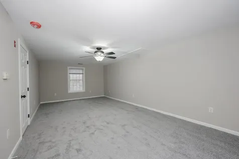 92 Roseanne Lane Manchester NH 03103