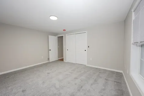 92 Roseanne Lane Manchester NH 03103