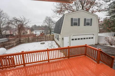 92 Roseanne Lane Manchester NH 03103