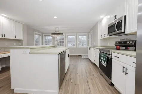 92 Roseanne Lane Manchester NH 03103