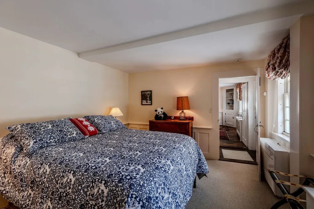 74 Barber Hill Road Pomfret VT 05067