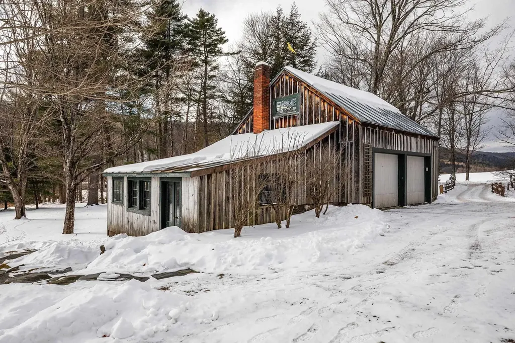 74 Barber Hill Road Pomfret VT 05067