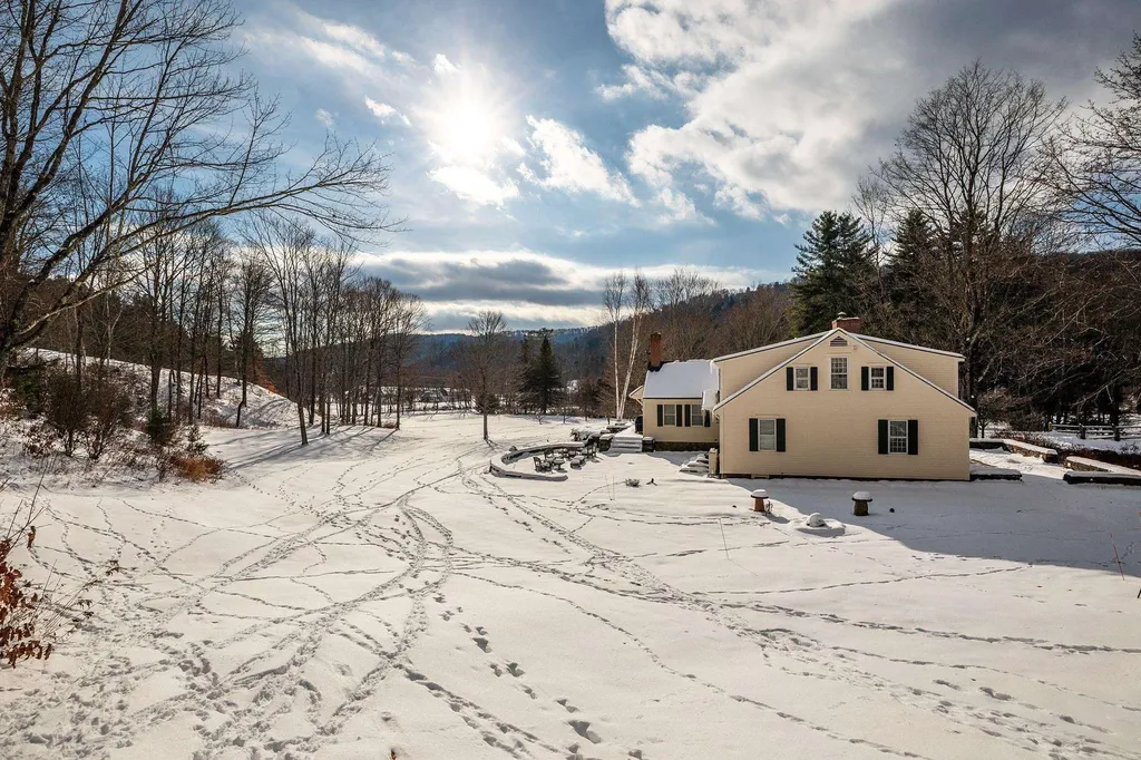 74 Barber Hill Road Pomfret VT 05067