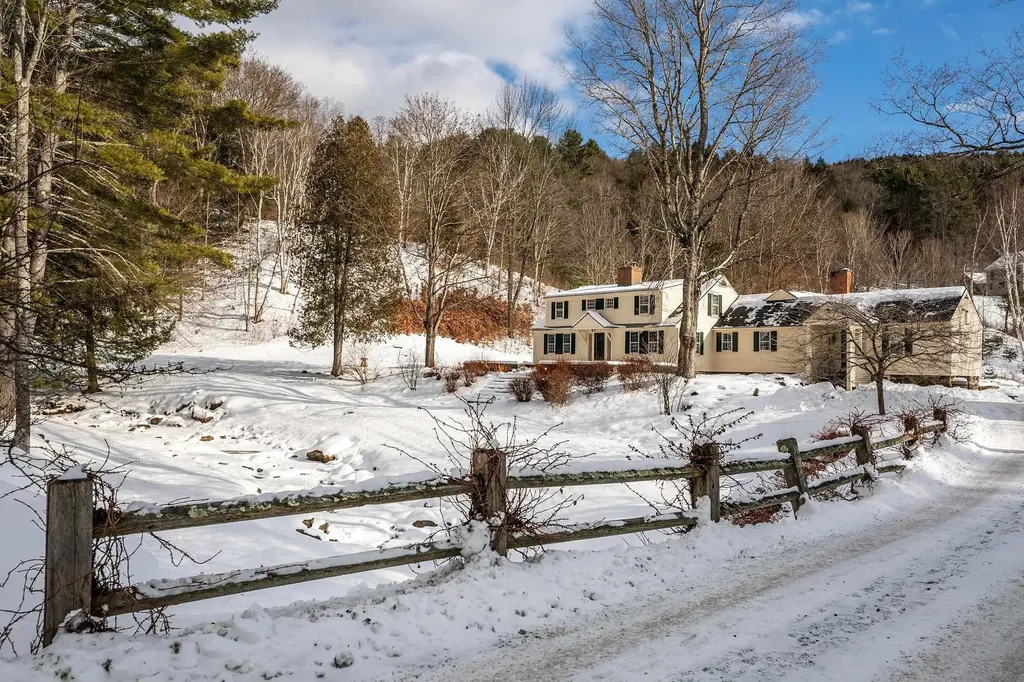 74 Barber Hill Road Pomfret VT 05067