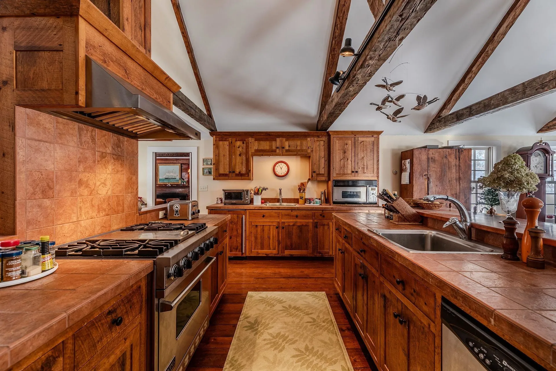 74 Barber Hill Road Pomfret VT 05067