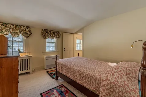 74 Barber Hill Road Pomfret VT 05067