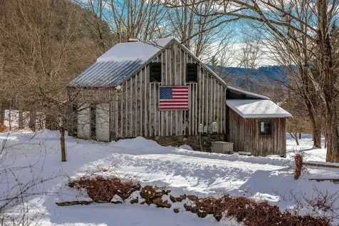 74 Barber Hill Road Pomfret VT 05067