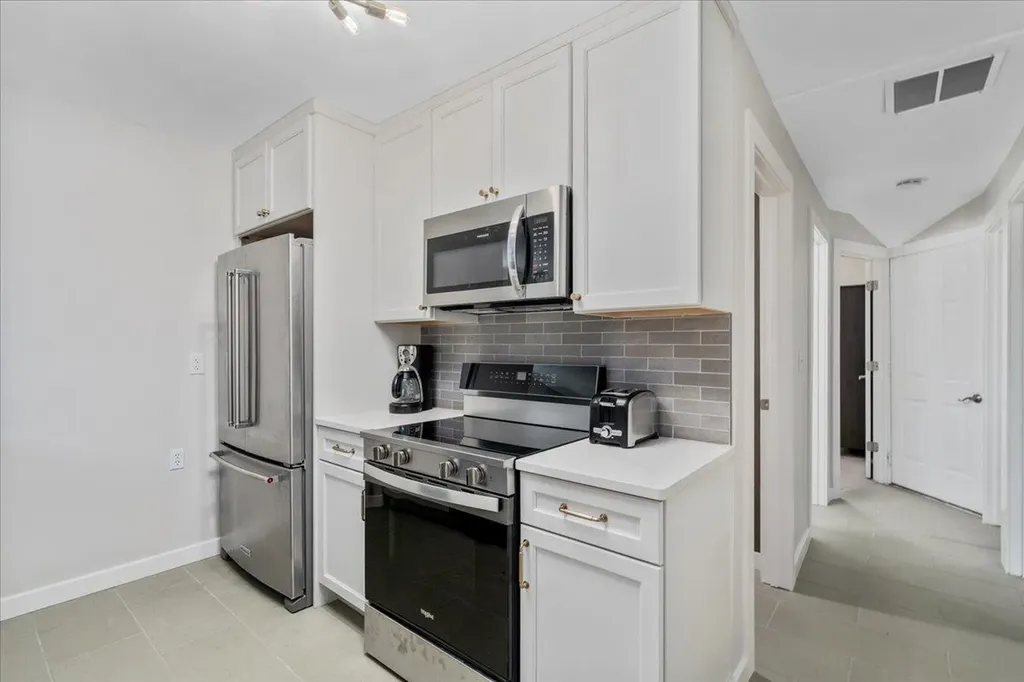 18 Souhegan Street Milford NH 03055