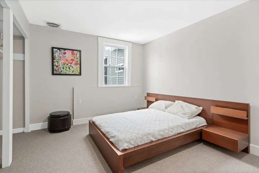 18 Souhegan Street Milford NH 03055