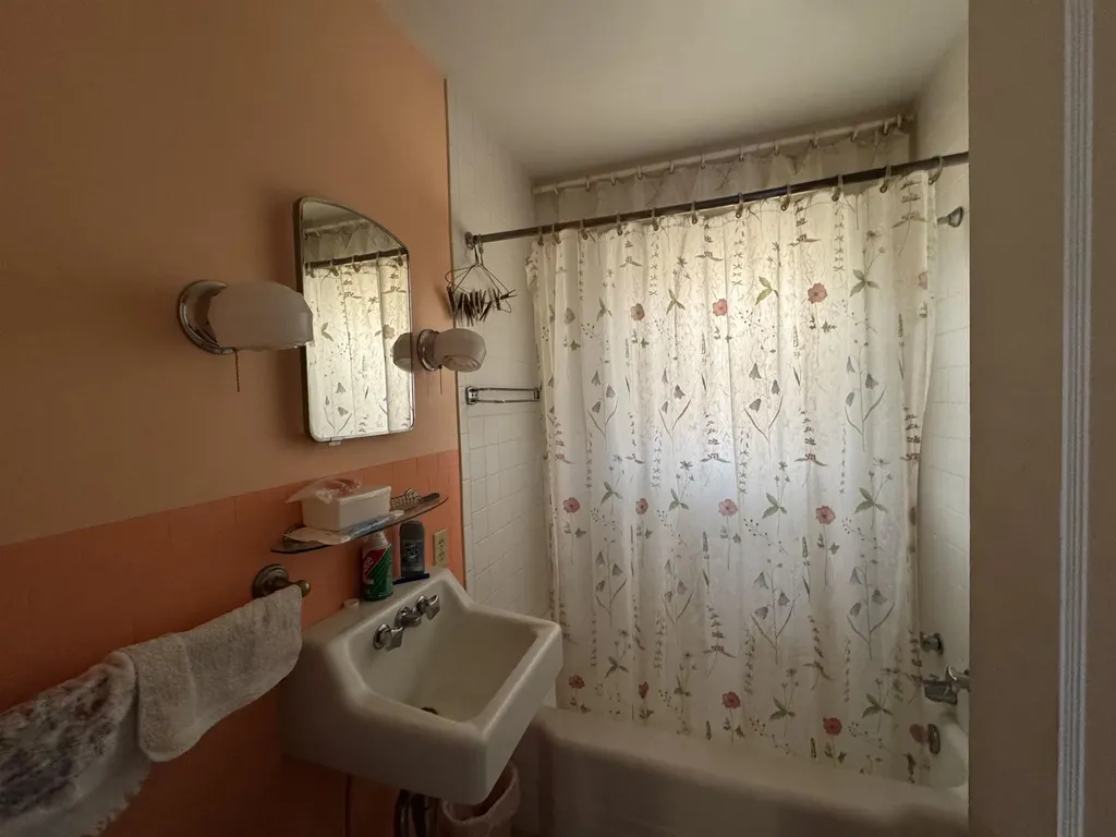 9 Old Colony Road Dover NH 03820