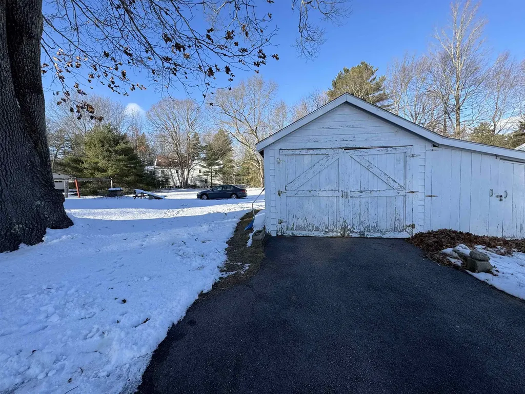 9 Old Colony Road Dover NH 03820