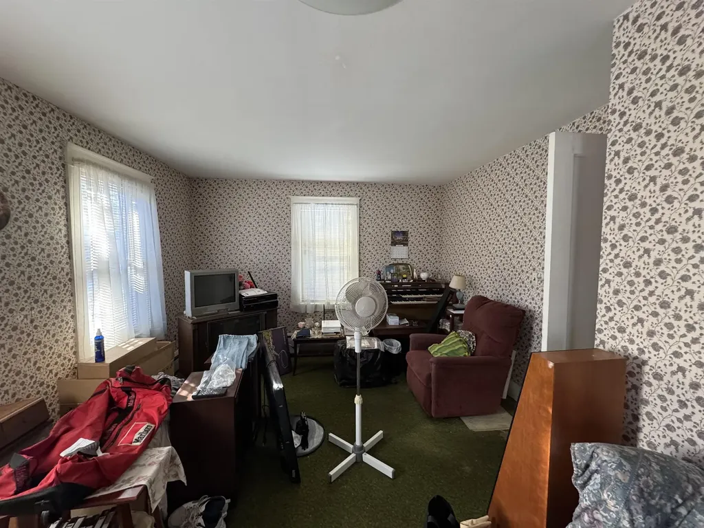 9 Old Colony Road Dover NH 03820