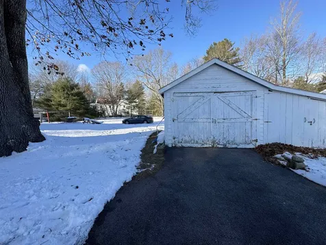 9 Old Colony Road Dover NH 03820