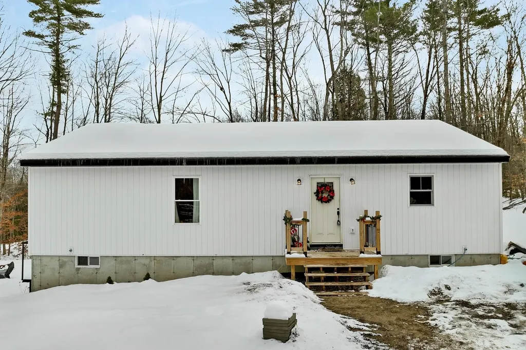 23 Woodcrest Drive Ossipee NH 03864