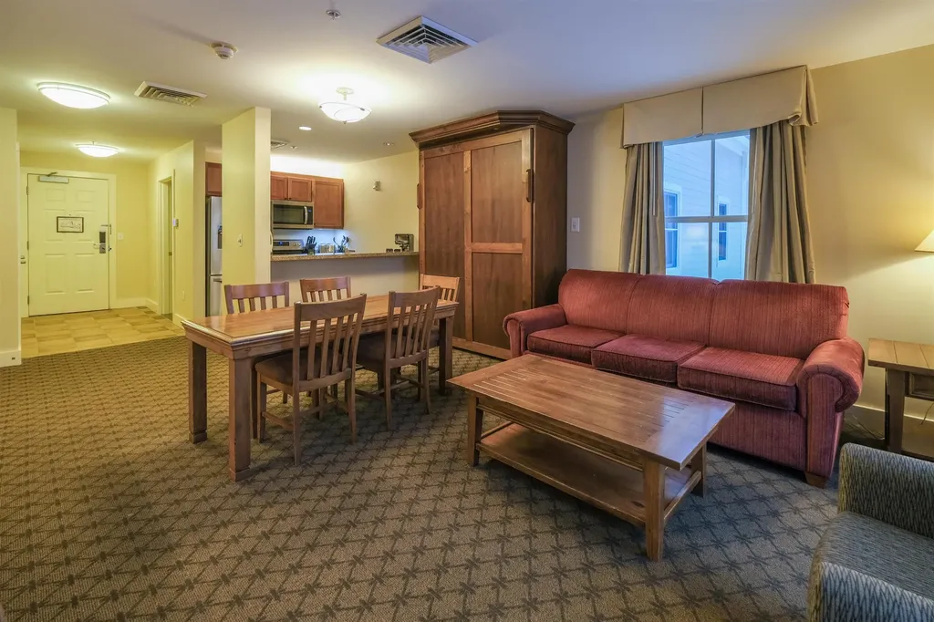 717/719 Q1-4 Jackson Gore Adams House Ludlow VT 05149