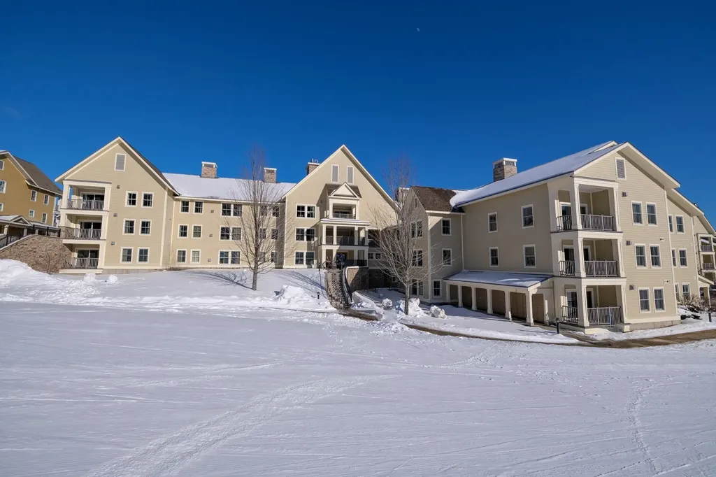 717/719 Q1-4 Jackson Gore Adams House Ludlow VT 05149