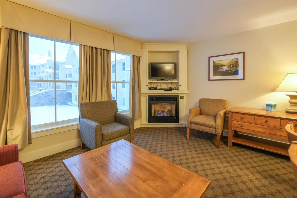 717/719 Q1-4 Jackson Gore Adams House Ludlow VT 05149