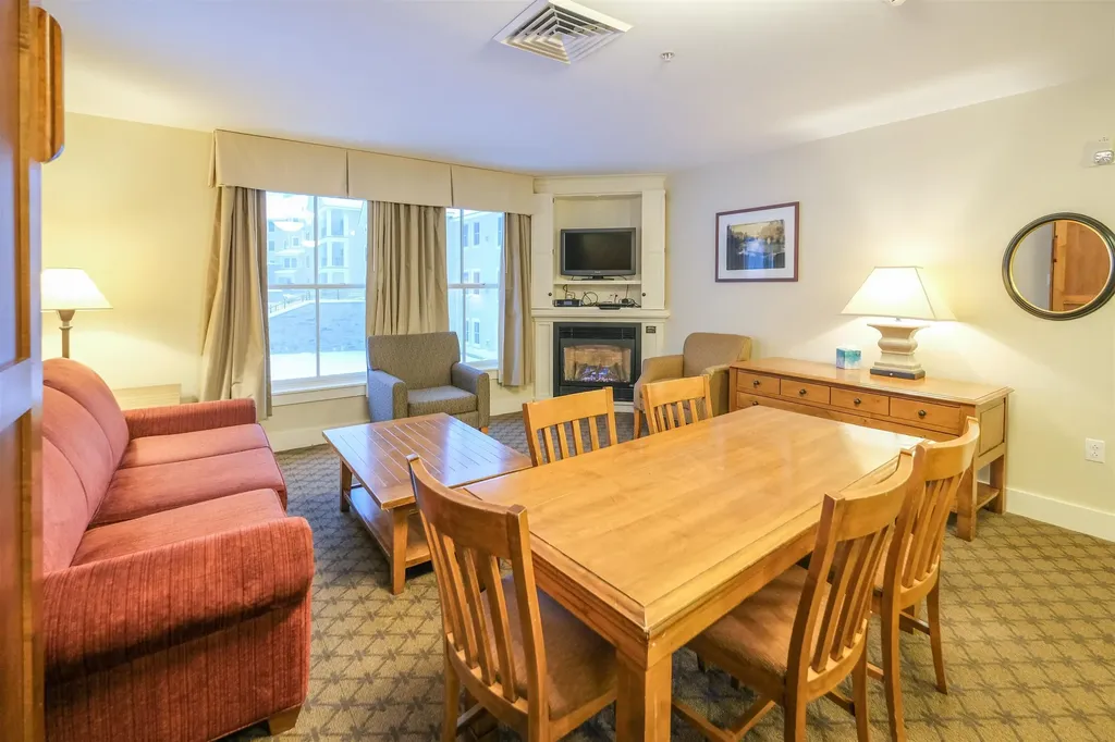 717/719 Q1-4 Jackson Gore Adams House Ludlow VT 05149