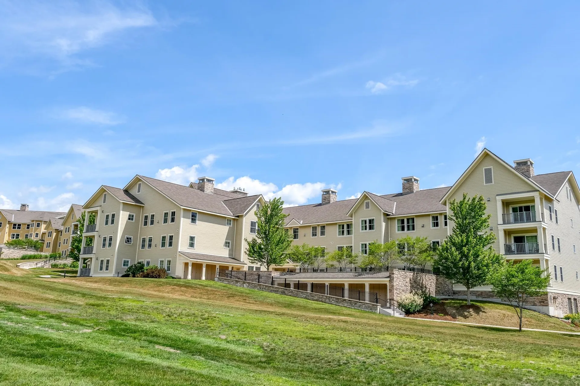 717/719 Q1-4 Jackson Gore Adams House Ludlow VT 05149