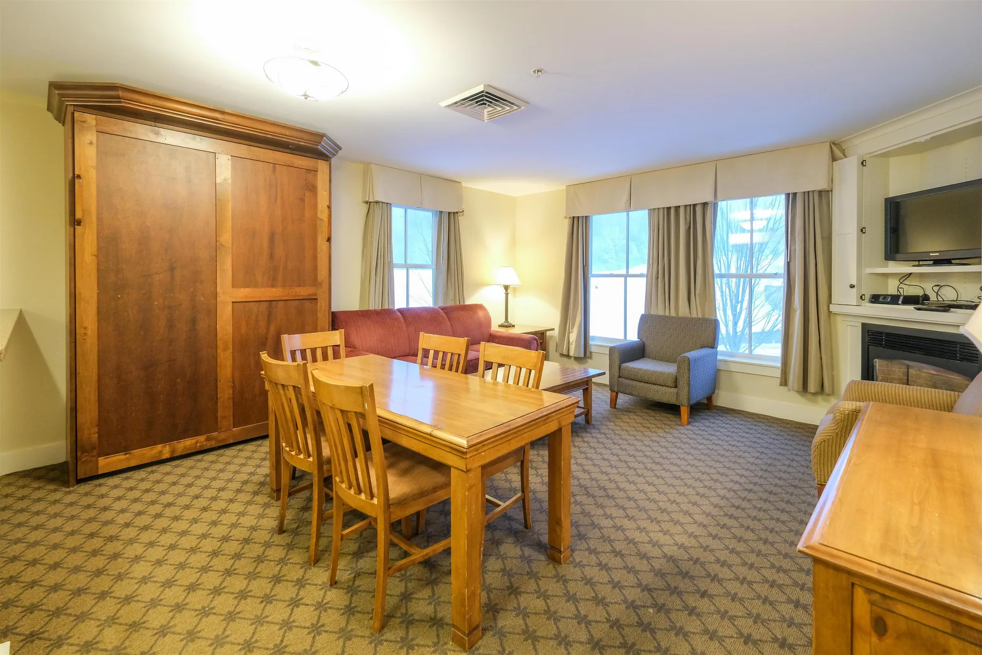 717/719 Q1-4 Jackson Gore Adams House Ludlow VT 05149