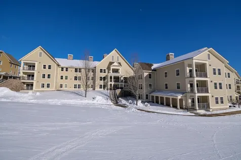 717/719 Q1-4 Jackson Gore Adams House Ludlow VT 05149