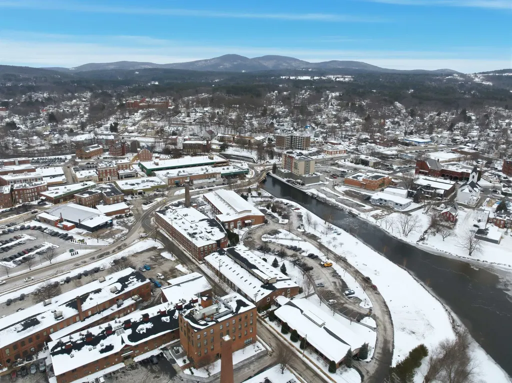 66 Landing Lane Laconia NH 03246