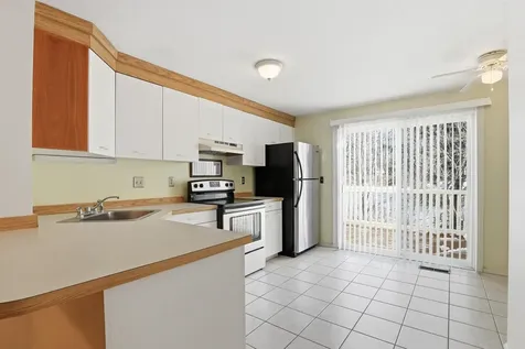 117 Fox Hollow Way Manchester NH 03104