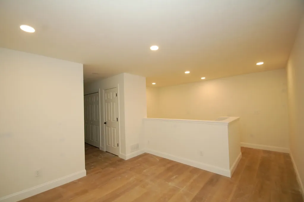 33B Griffin Road Hudson NH 03051