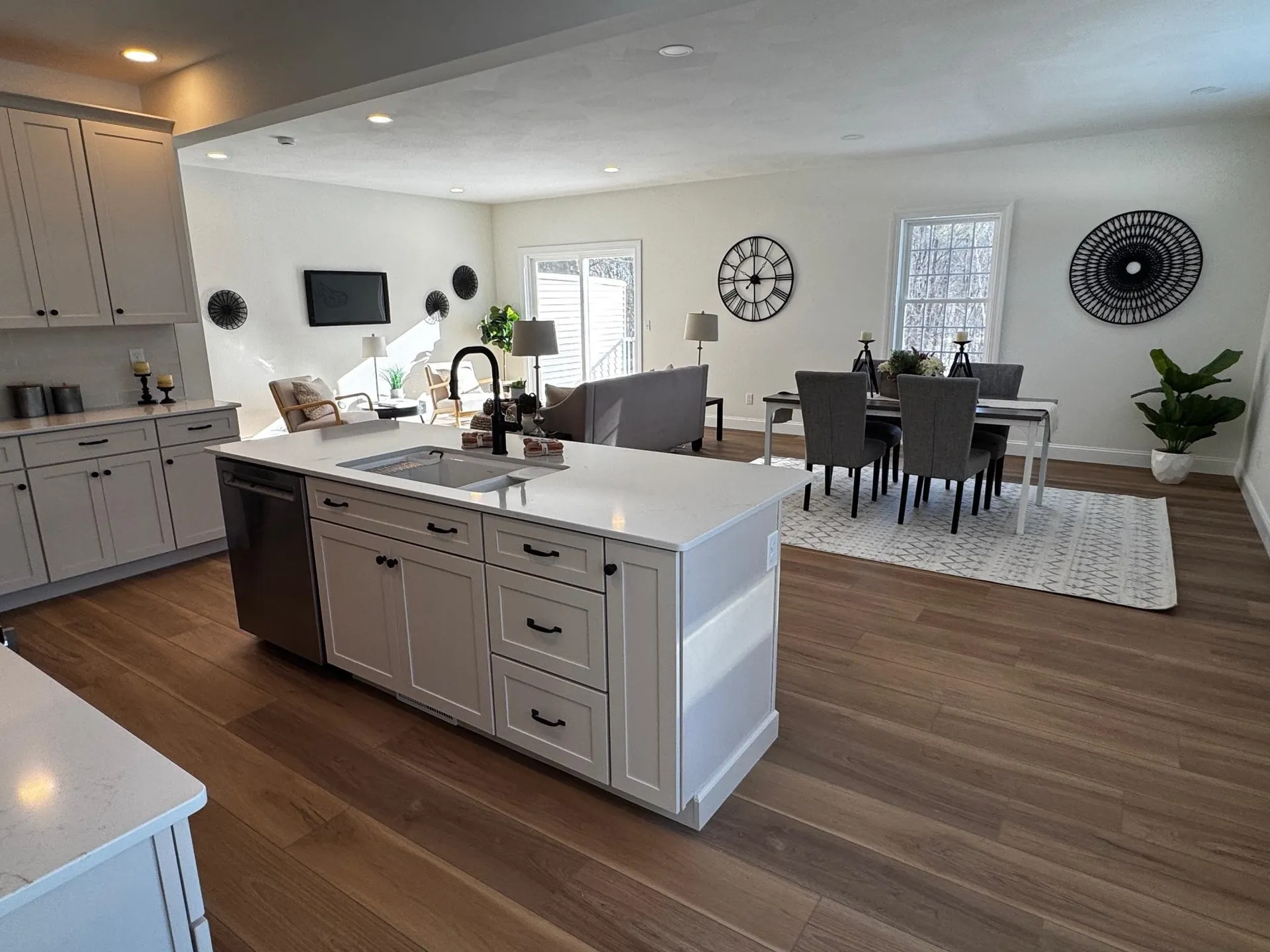 33B Griffin Road Hudson NH 03051