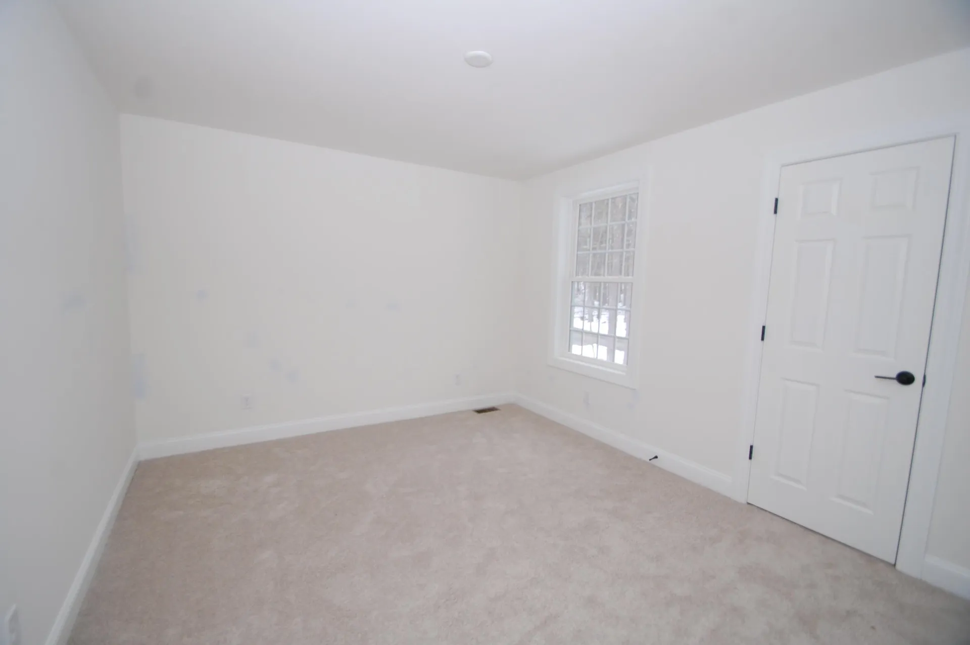 33B Griffin Road Hudson NH 03051