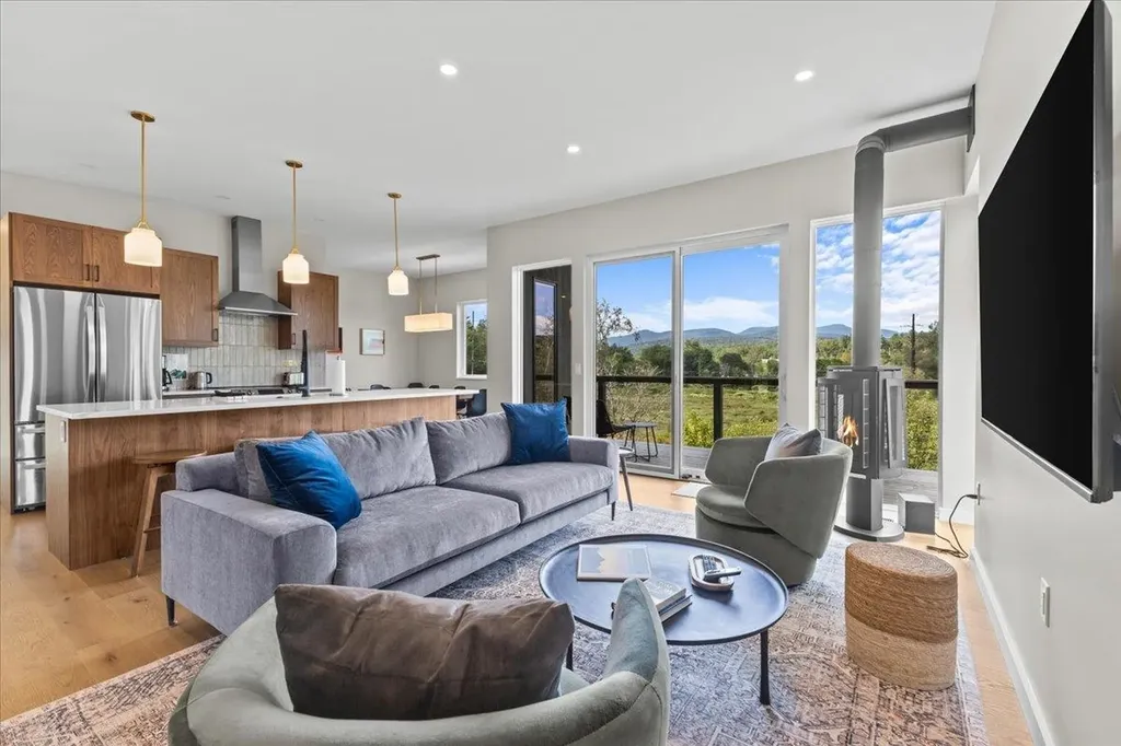 47 Salvas Lane Stowe VT 05672