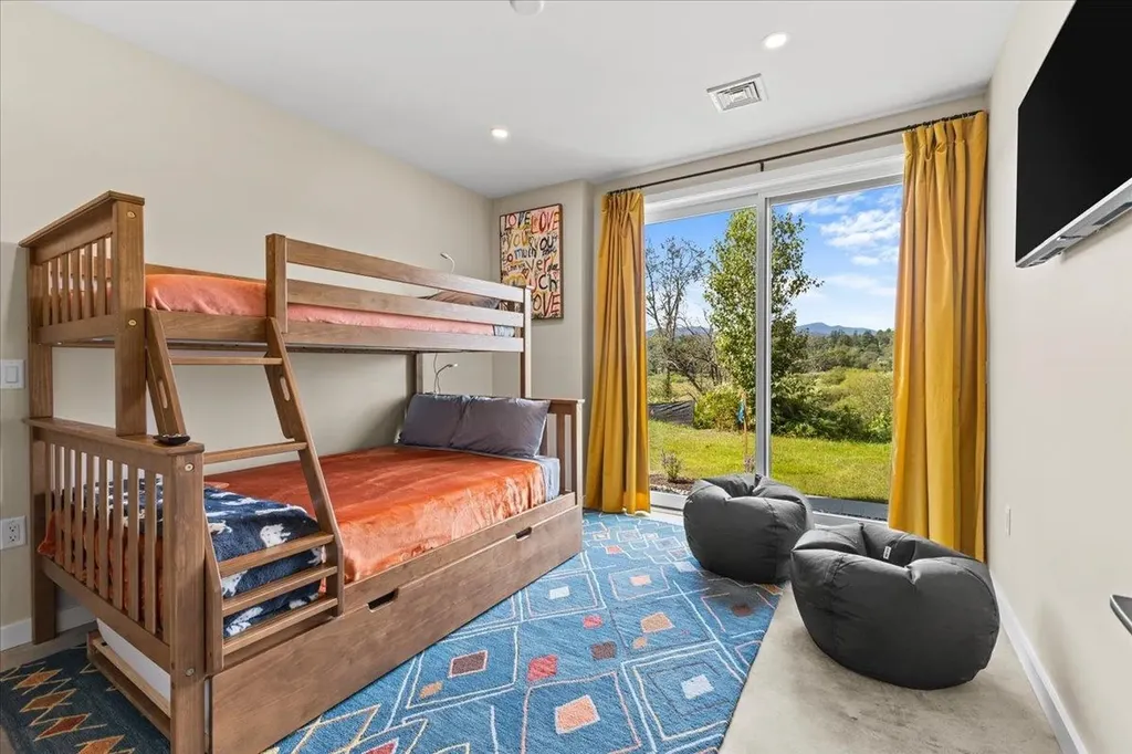 47 Salvas Lane Stowe VT 05672