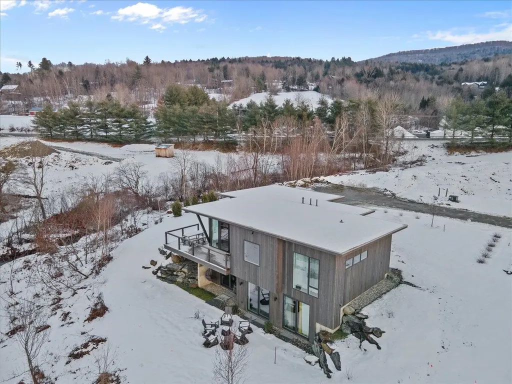 47 Salvas Lane Stowe VT 05672