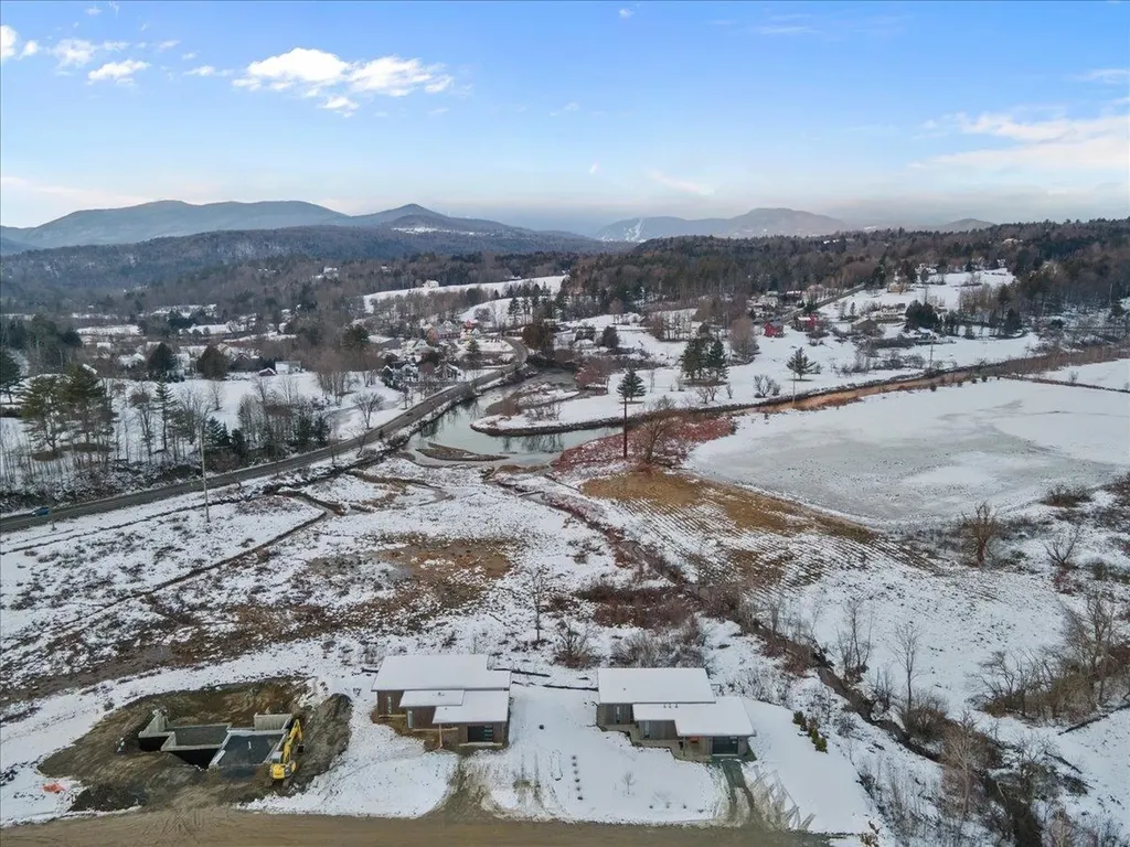 47 Salvas Lane Stowe VT 05672