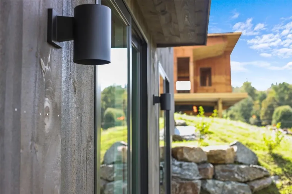 47 Salvas Lane Stowe VT 05672