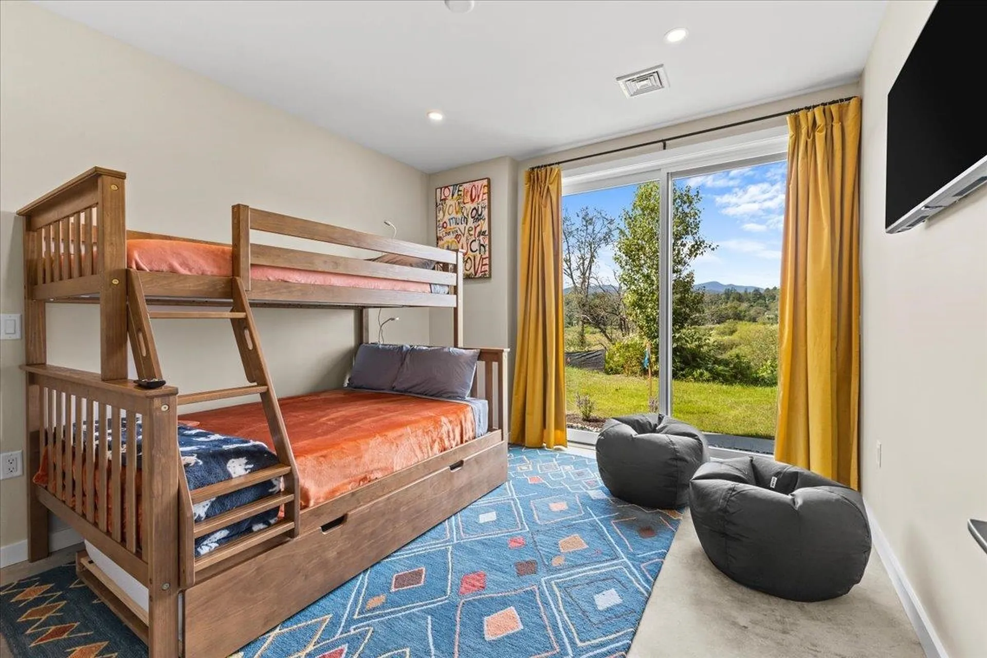 47 Salvas Lane Stowe VT 05672