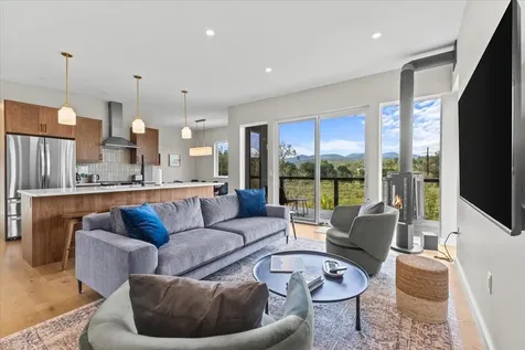 47 Salvas Lane Stowe VT 05672