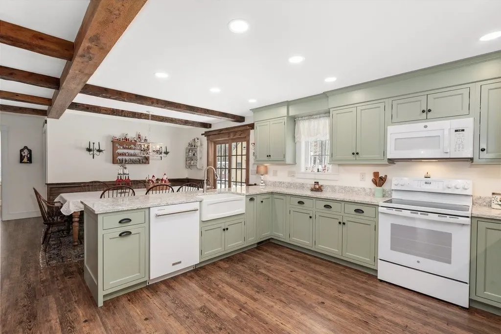 178 Meredith Center Road Meredith NH 03253