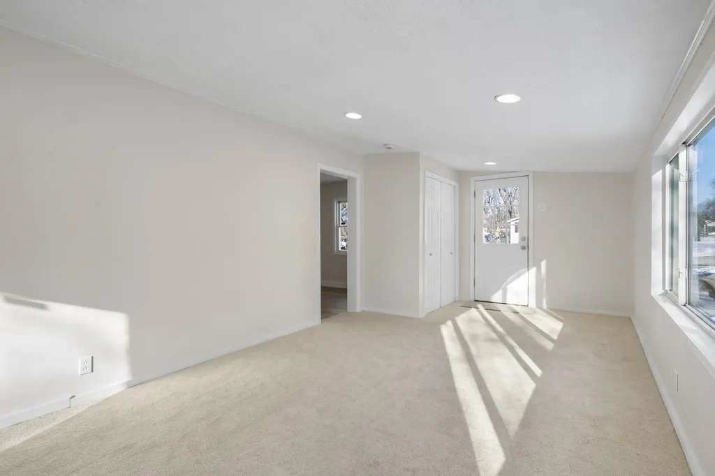 197 Melrose Street Manchester NH 03109