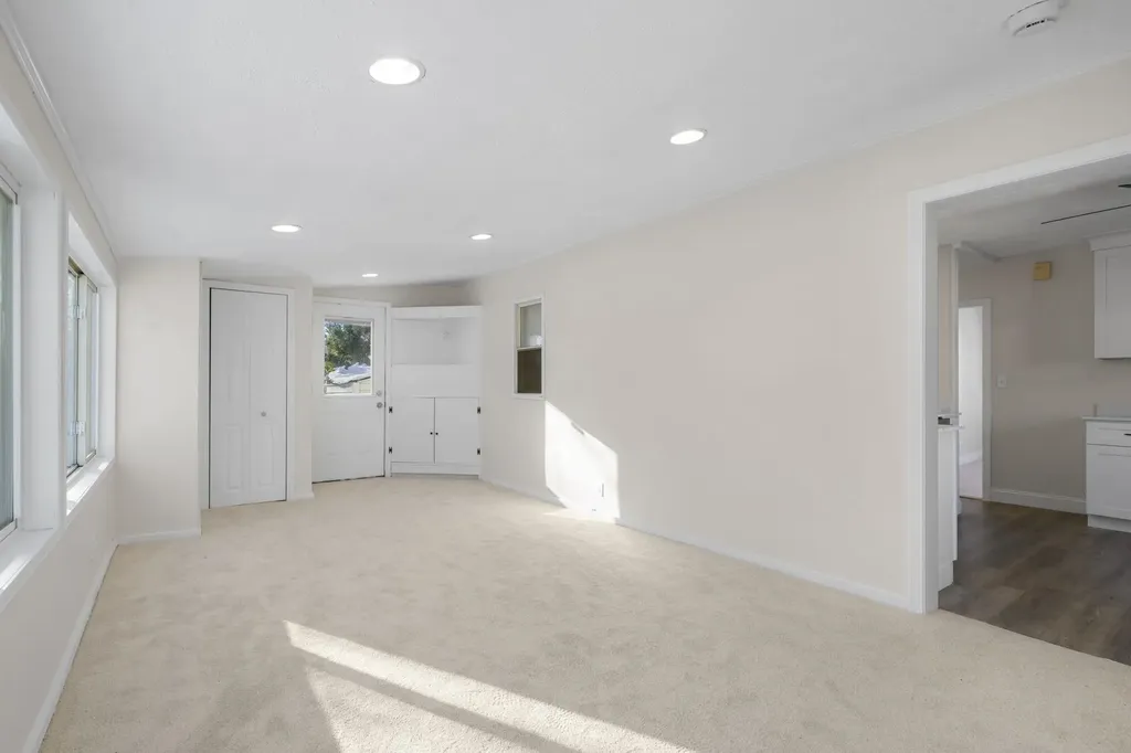 197 Melrose Street Manchester NH 03109