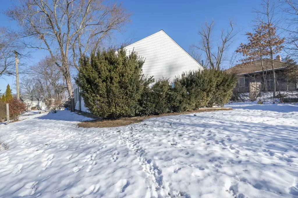 197 Melrose Street Manchester NH 03109